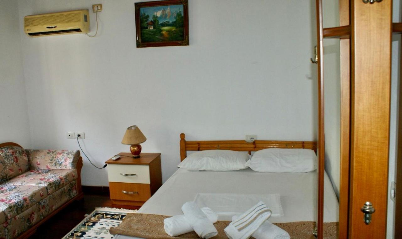 Bazzar 2 Hotel จีโรคาสเตอร์ ภายนอก รูปภาพ
