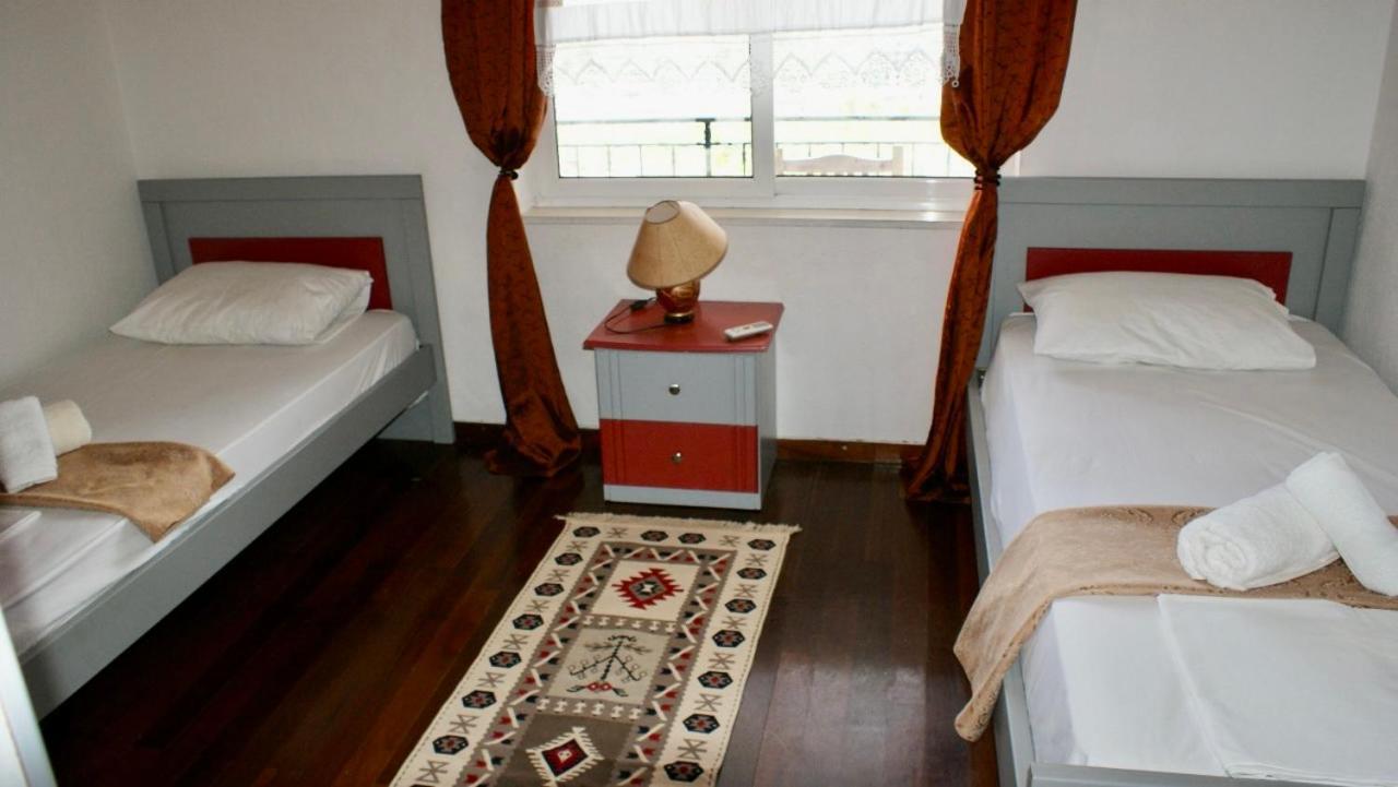 Bazzar 2 Hotel จีโรคาสเตอร์ ภายนอก รูปภาพ